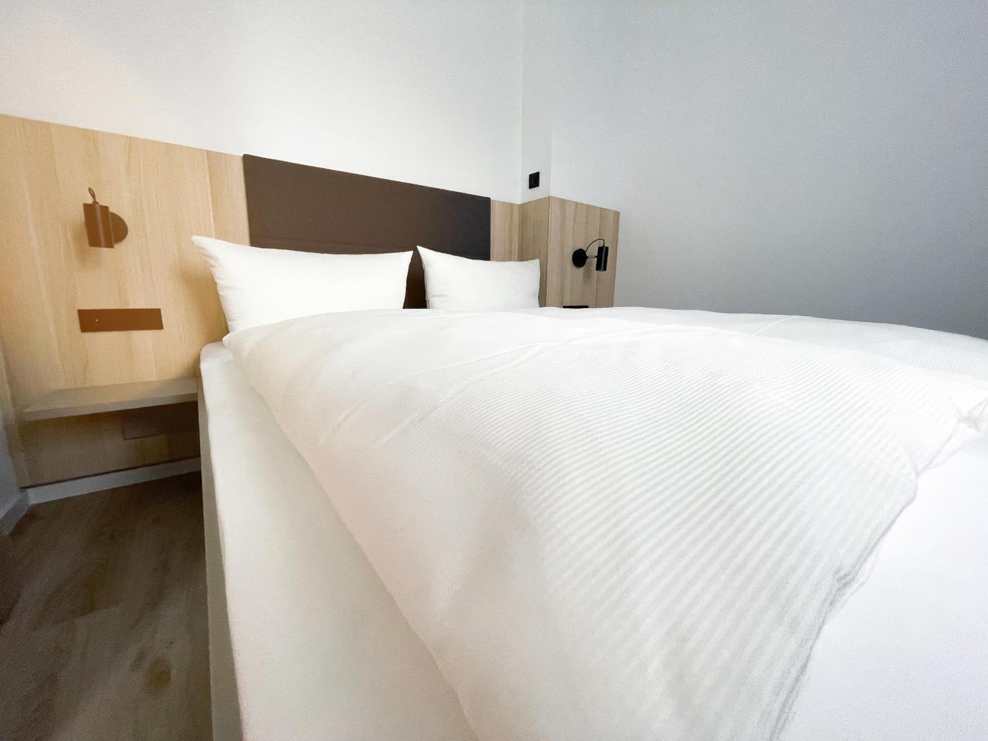 Holi City Apart Hotel Берлин Экстерьер фото